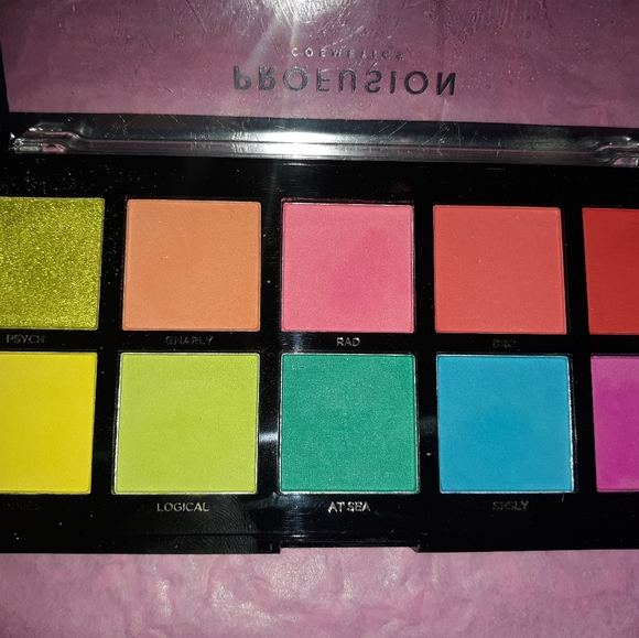 Eye pallette - Picture 3 of 3